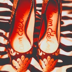 Sam Edelman Rare tapestry heels. Sz 6.5. stylish and vintage In Appearance Lk N